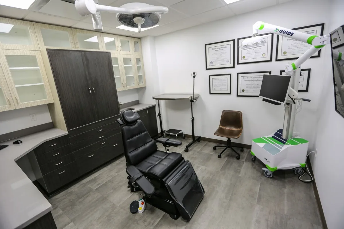 Flushing Oral Surgery & Dental Implants photo 3
