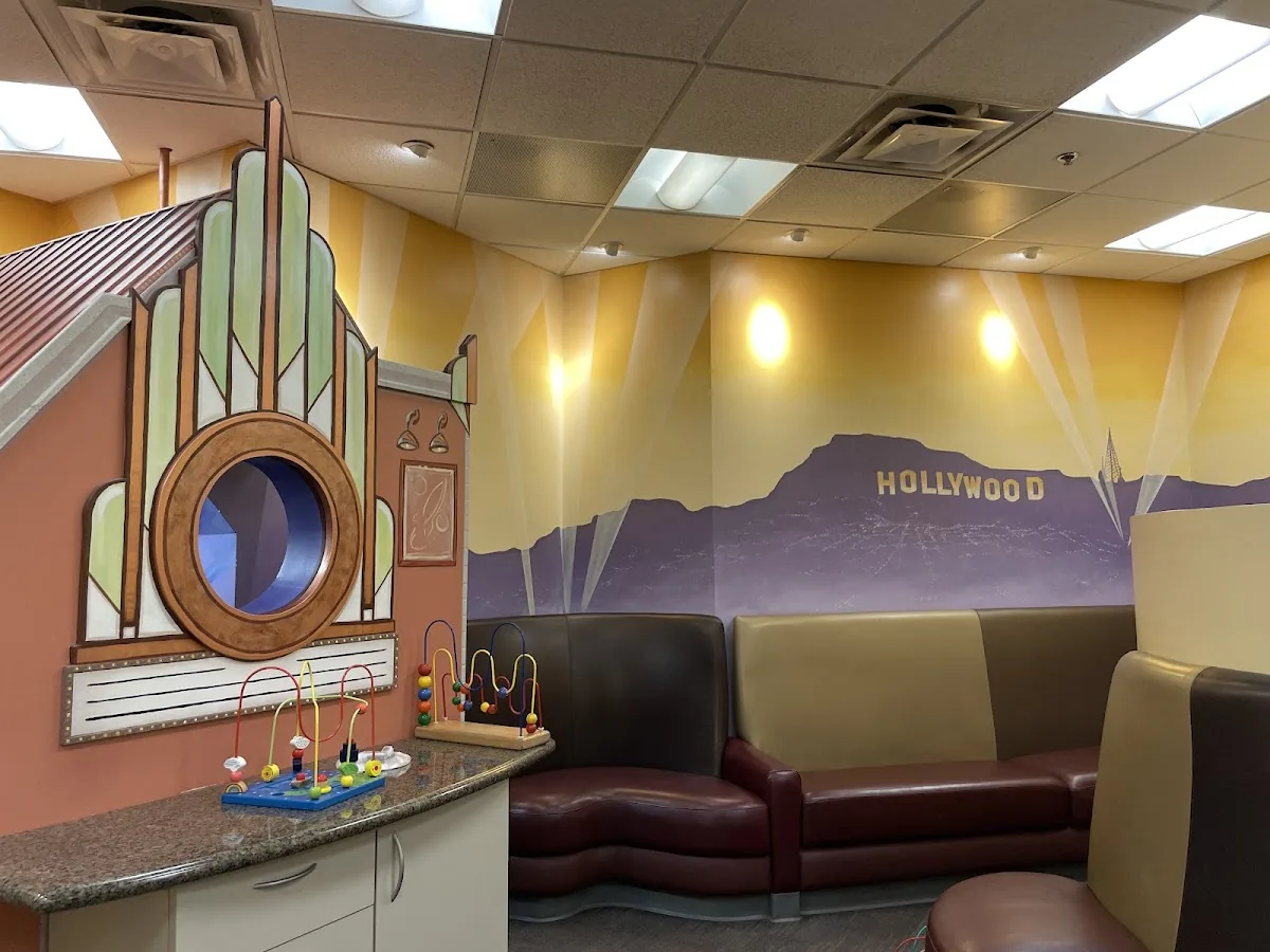E&S Orthodontics Glendale photo 2