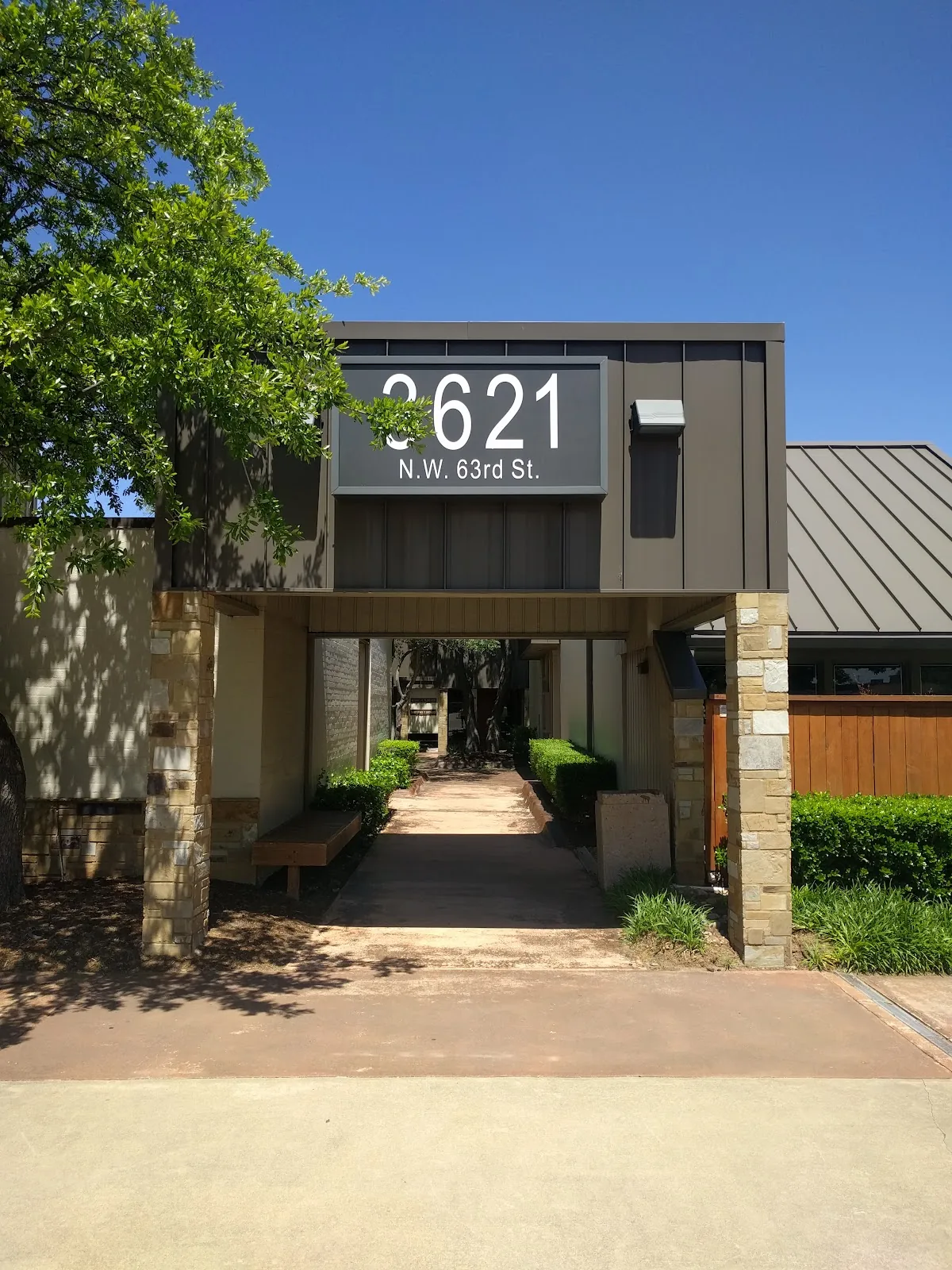 Advanced Endodontics of Oklahoma City: Germán Luezas DDS MS