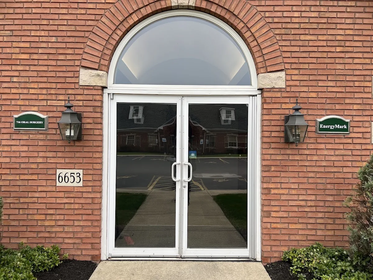 716 Oral Surgery & Dental Implant Studio photo 3
