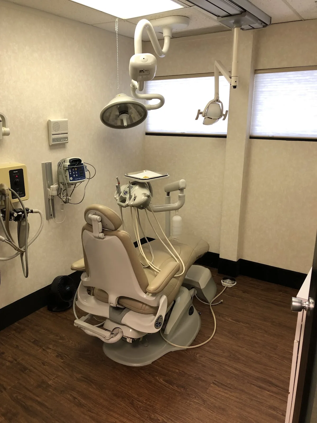 Katranji & Nemeth Periodontics and Dental Implants photo 2