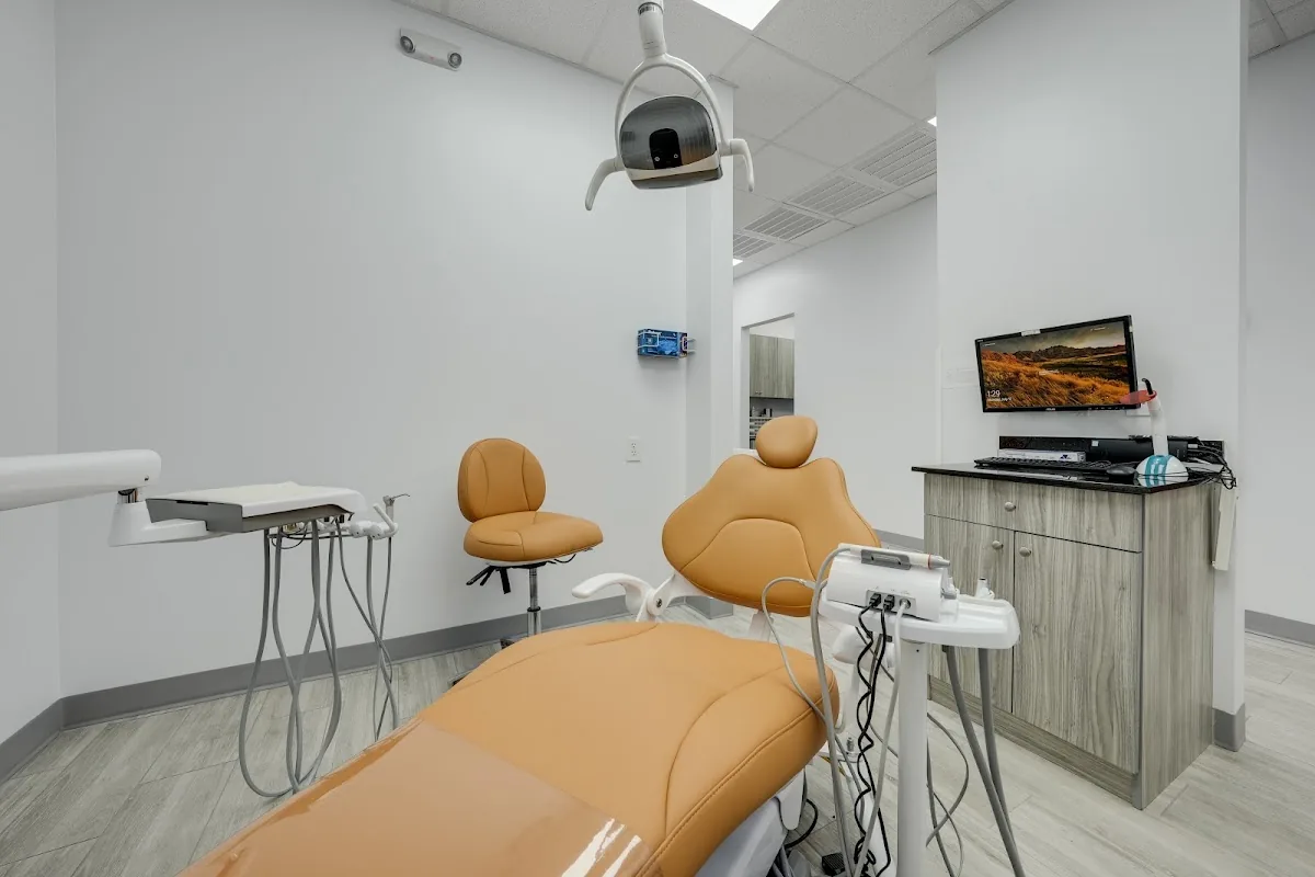 Sonria Dentista of Arlington- Dental Implants and Braces