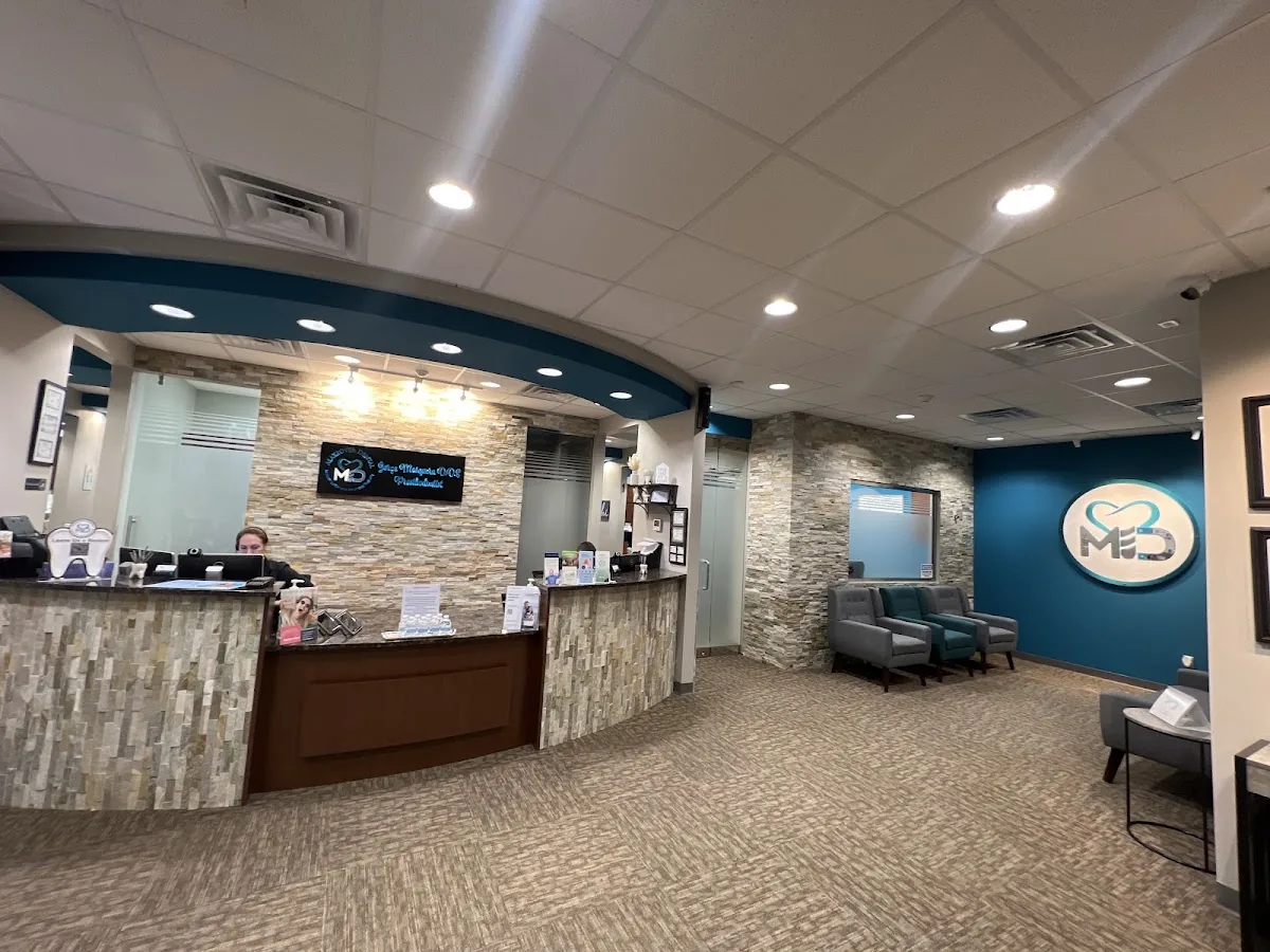 Makeover Dental photo 2