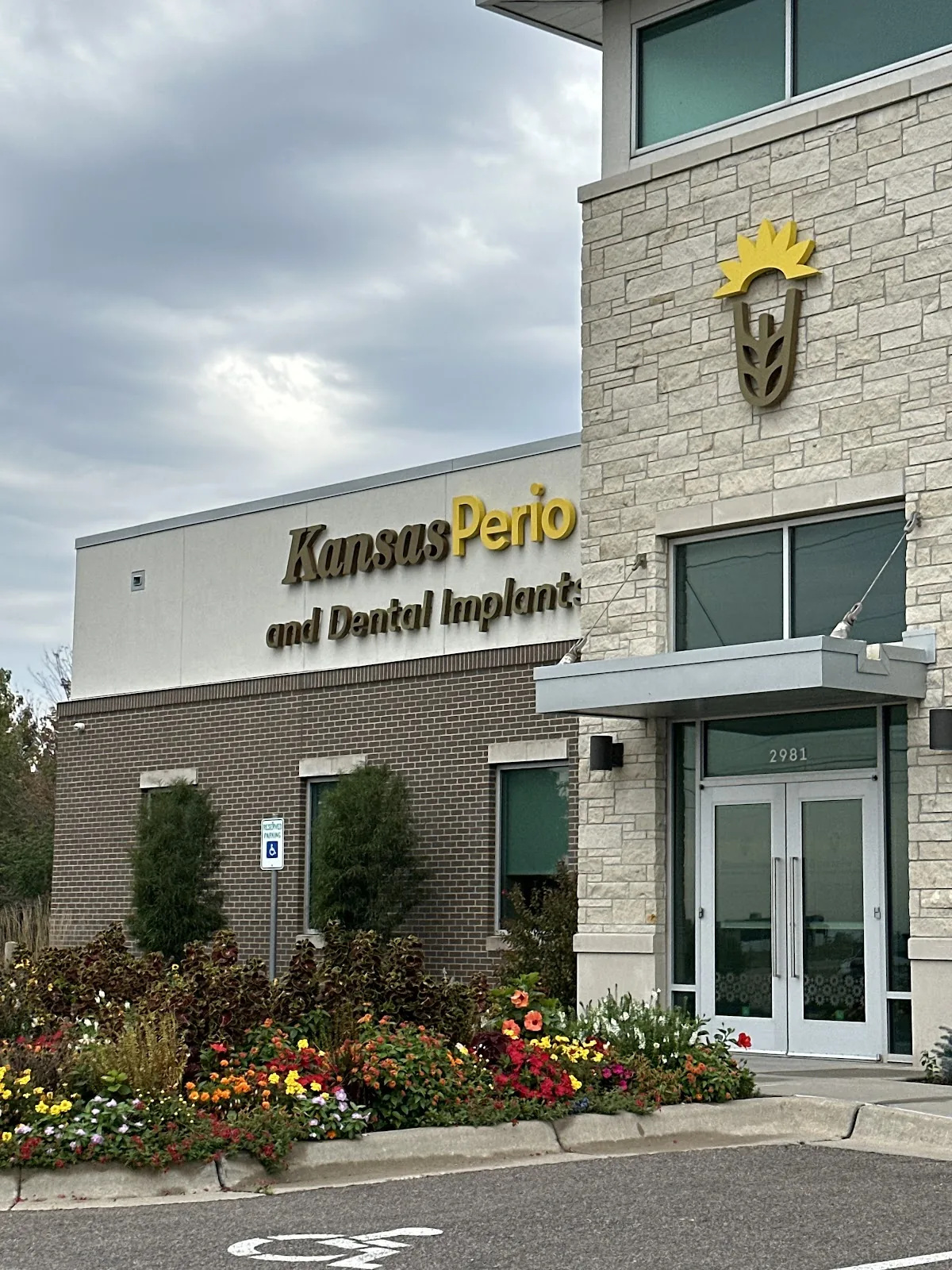 Kansas Perio & Dental Implants photo 3
