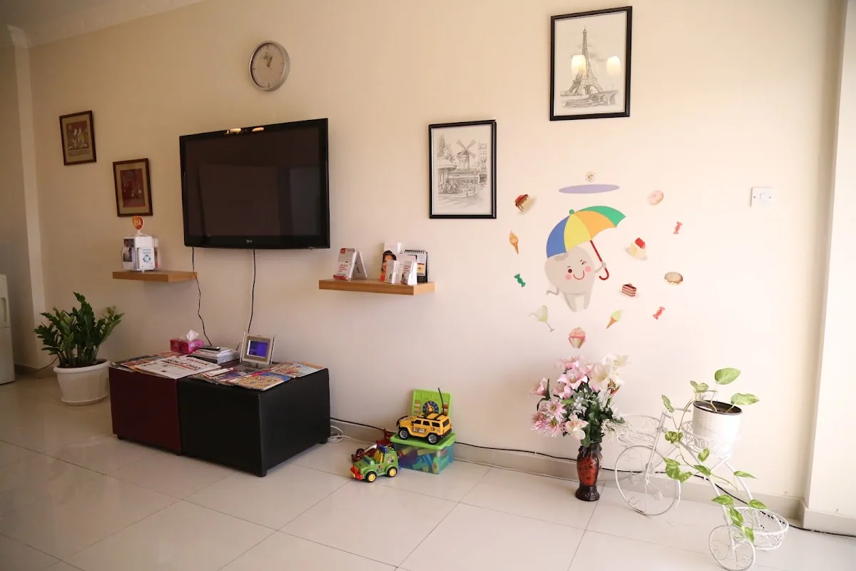 Pearly White Dental Center photo 3