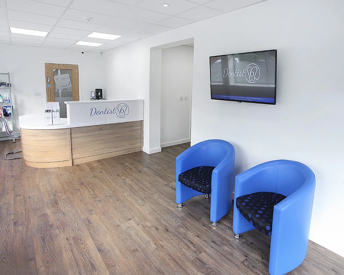 Dentist @6 photo 2