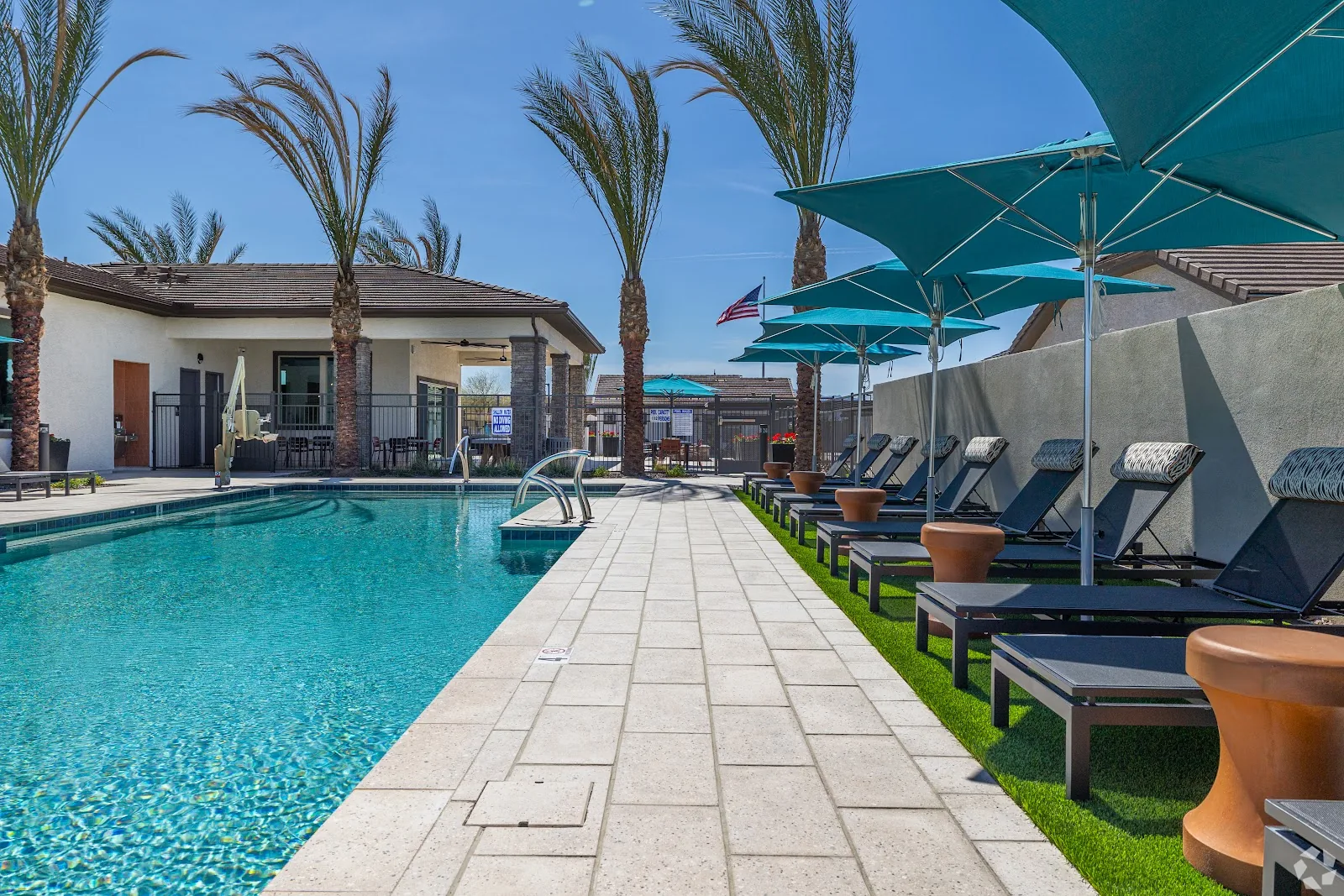 Top 10 Dental Implants in Glendale Arizona